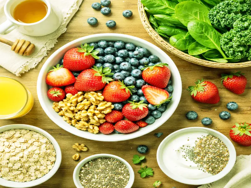 Fresh berries and leafy greens to boost diabetic circulation.